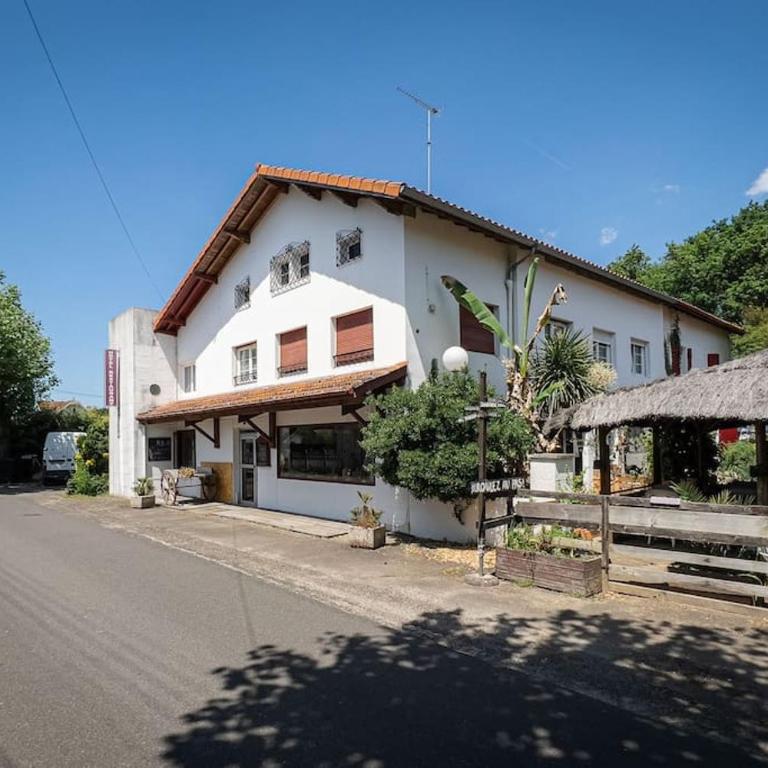 Au Vélo Bleu - Privatisez un ancien hôtel entre lac océan - 12pers - Maison 4 Chambres - 14