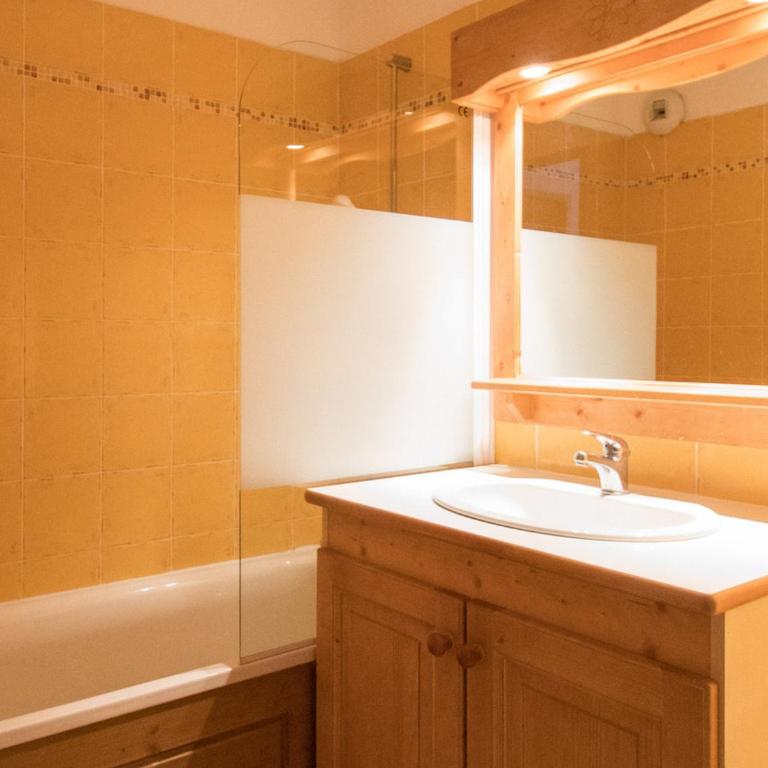 Appartement spacieux 6 personnes, WIFI, parking, au pied des pistes - FR-1-508-31 - Appartement (6 Adultes) - 6
