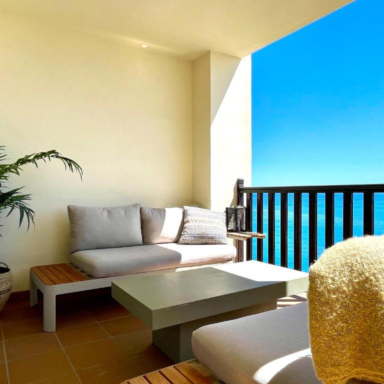 Stunning direct sea views 2 bed apartment at Balcon de Benamádena by Solrentspain Stays - Casa - 1