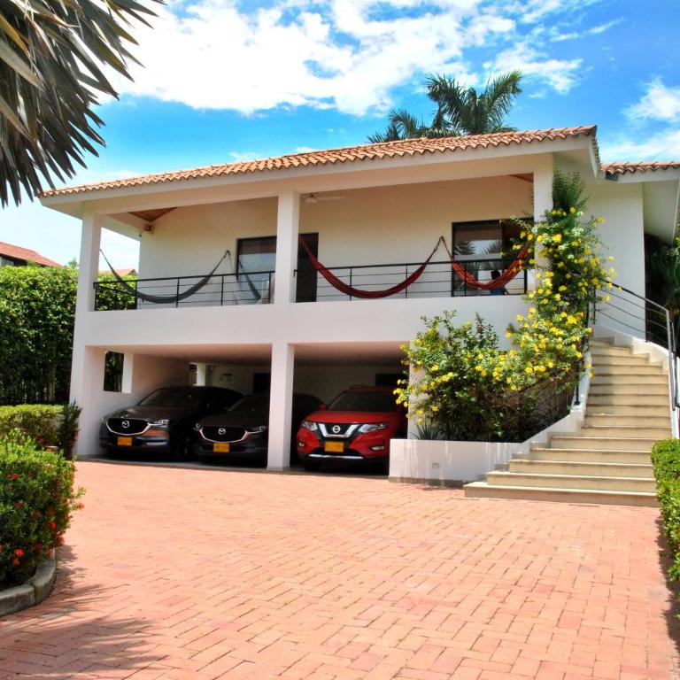 Incluye auxiliar doméstica PISCINA PRIVADA - Four-Bedroom House - 13