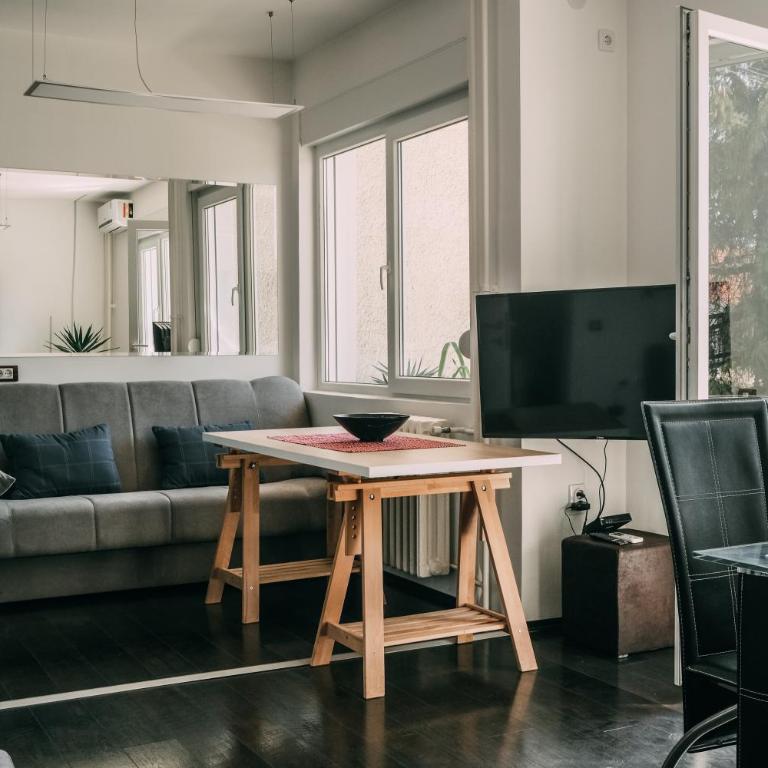 Smart hostel - Niskobudžetna Dvokrevetna Soba sa Bračnim Krevetom/Zasebnim Krevetima - 11