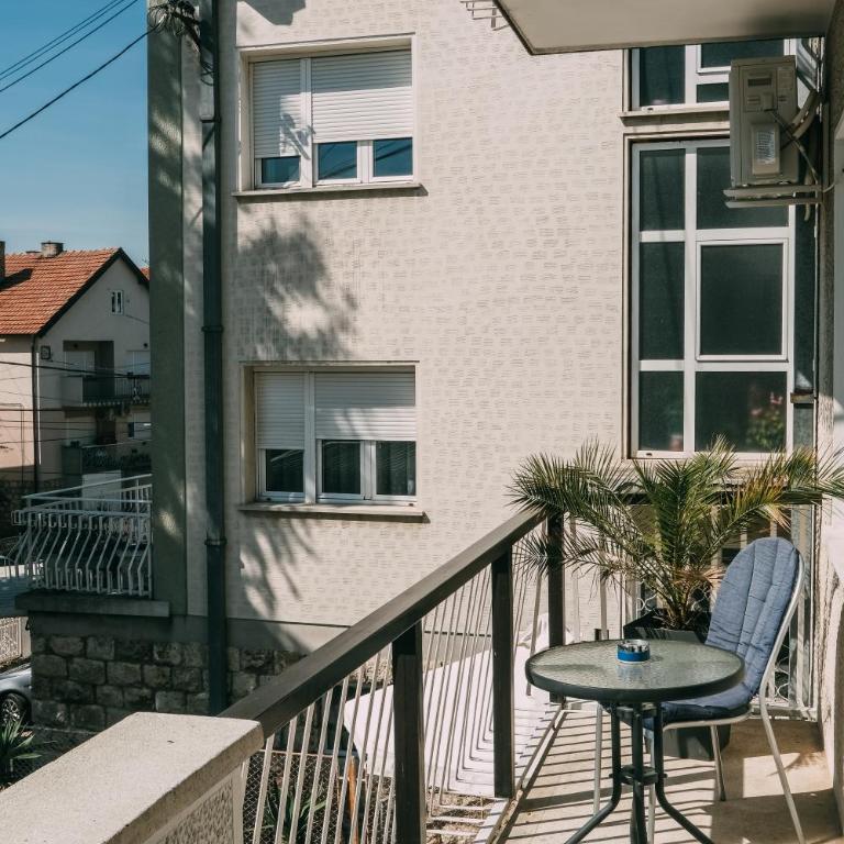 Smart hostel - Niskobudžetna Dvokrevetna Soba sa Bračnim Krevetom/Zasebnim Krevetima - 15