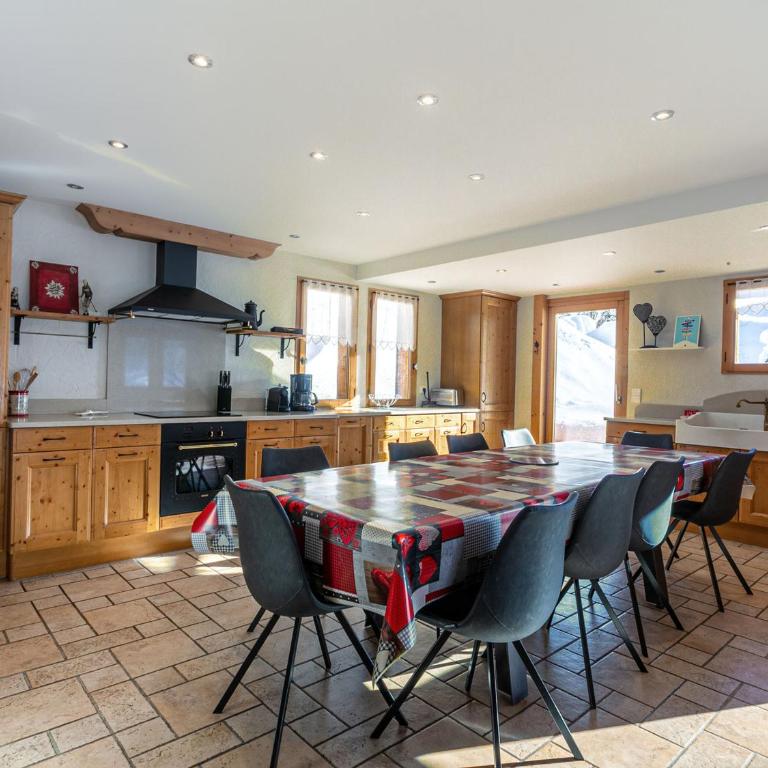 Chalet 4 Étoiles 13 Pers. à La Clusaz - Grande Terrasse, Garage, WIFI, Arrêt Skibus à Proximité - FR-1-437-81 - Chalé (13 adultos) - 8