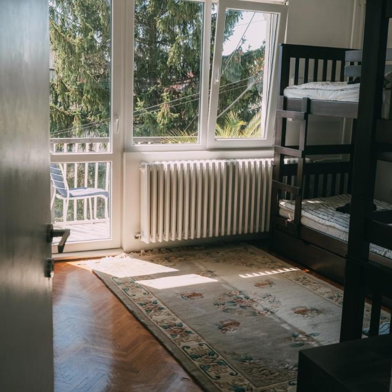 Smart hostel - Krevet na Sprat u Mešovitoj Spavaonici - 18