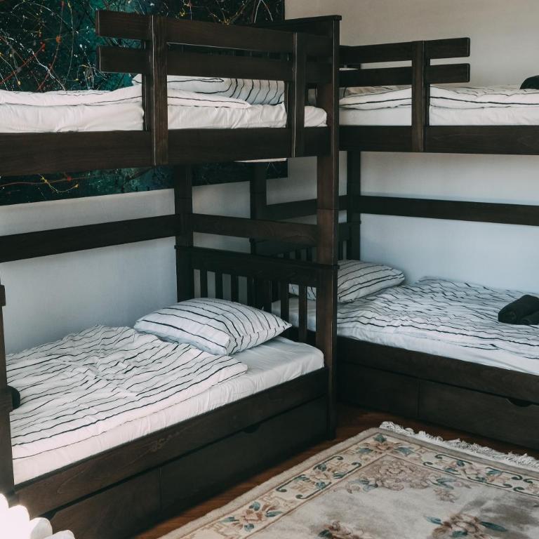 Smart hostel - Krevet na Sprat u Mešovitoj Spavaonici - 14