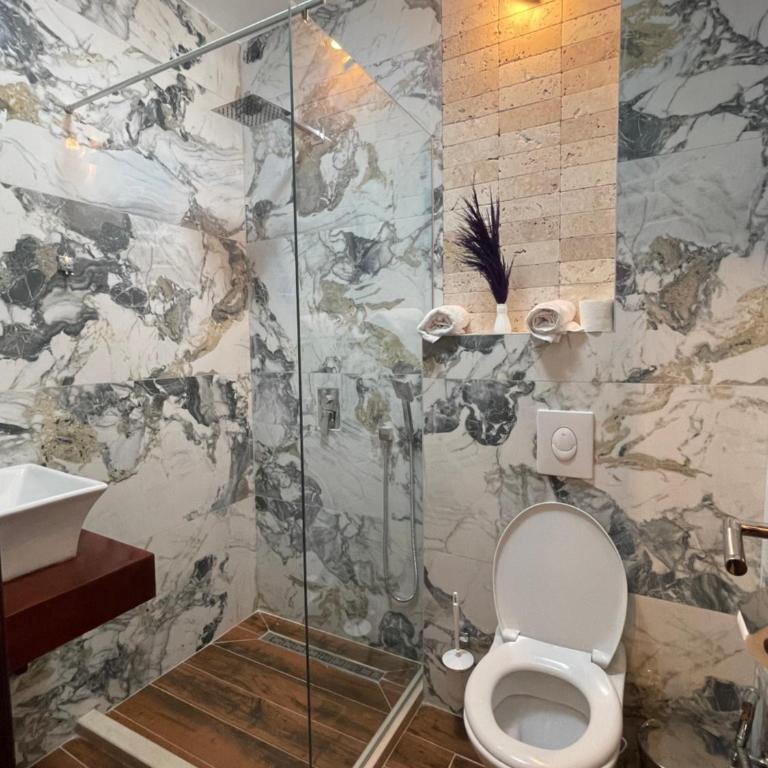 Apartments Miri - Deluks Dvokrevetna Soba sa Bračnim Krevetom i Balkonom - 4