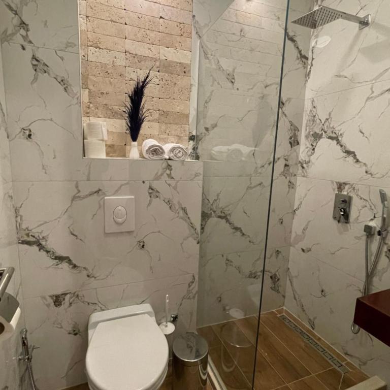 Apartments Miri - Deluks Dvokrevetna Soba sa Bračnim Krevetom i Balkonom - 2