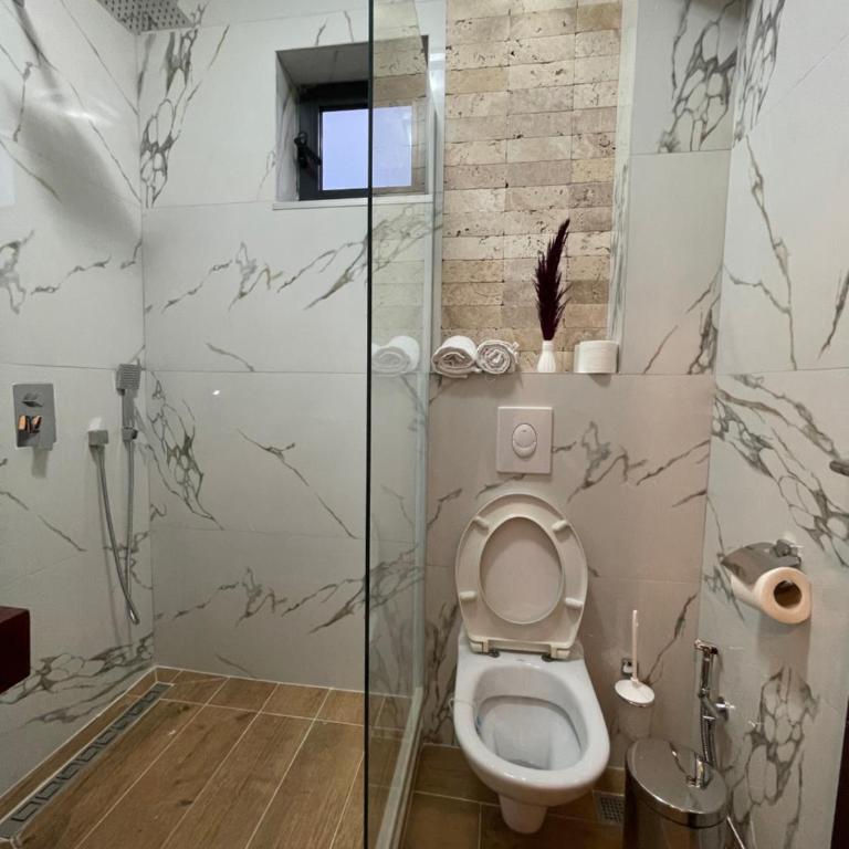 Apartments Miri - Dvokrevetna Soba sa Bračnim Krevetom (Queen-size) i Balkonom - 1