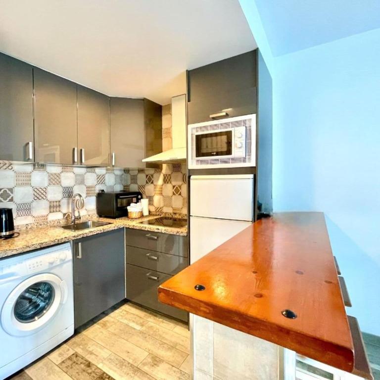 Beachfront Apartment with Terrace - Two-Bedroom Apartment - 3