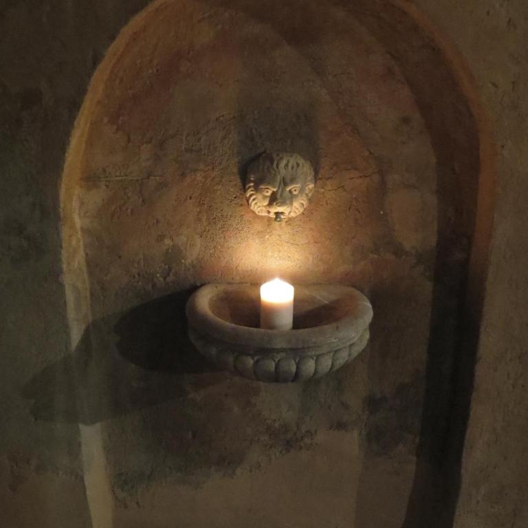 Principessa Trevi - Appartamento Vacanze Romane con 2 Camere da Letto e Terrazza - 16