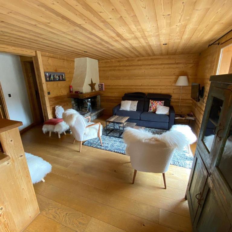 Appartement 3 chambres avec terrasse, balcon, terrain de boule, parking, wifi - FR-1-459-189 - Apartment - 8