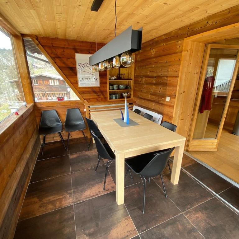 Appartement 3 chambres avec terrasse, balcon, terrain de boule, parking, wifi - FR-1-459-189 - Apartment - 11