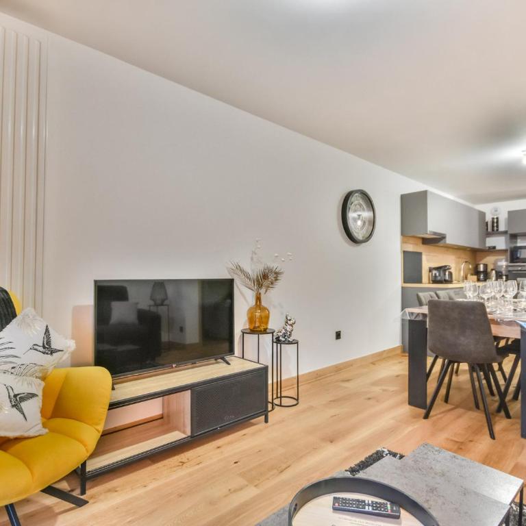 Appartement moderne T3 - Proche pistes et village - 6 pers - Parking - Ski room - Wifi - FR-1-685-65 - Appartamento - 4