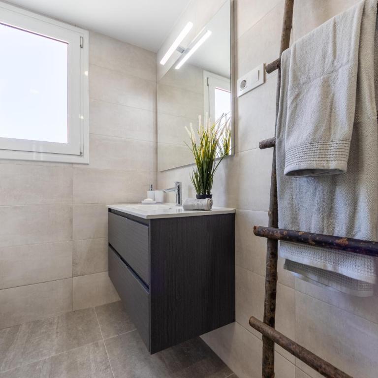 BOOOOM Apartment Salou Beach - Apartamento de 3 dormitorios - 13