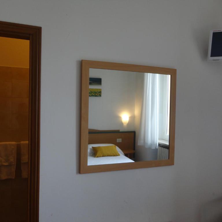 Hotel Sacro Cuore - Camera Matrimoniale con Vista Giardino - 5
