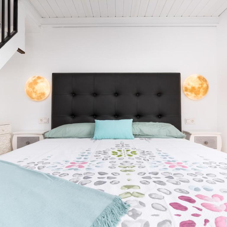 Home2Book Comfy Casa Palomita, Terrace&Pool - Two-Bedroom Apartment - 9
