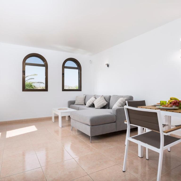 Home2Book Comfy Casa Palomita, Terrace&Pool - Two-Bedroom Apartment - 2