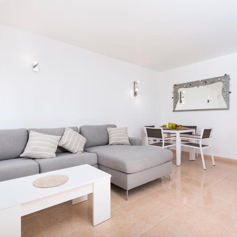 Home2Book Comfy Casa Palomita, Terrace&Pool - Two-Bedroom Apartment - 6