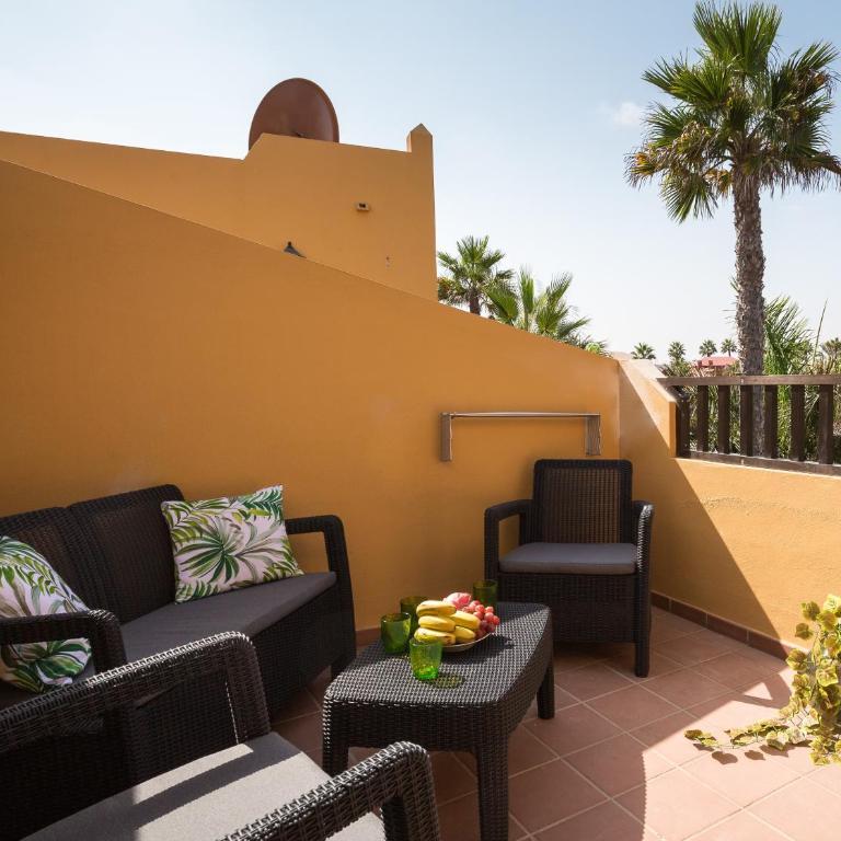 Home2Book Comfy Casa Palomita, Terrace&Pool - Two-Bedroom Apartment - 4