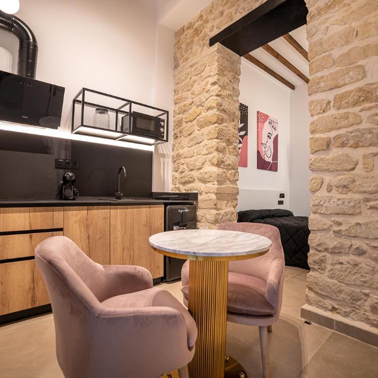 Apartamentos Loliqui centro Alicante - Studio with Spa Bath - 9