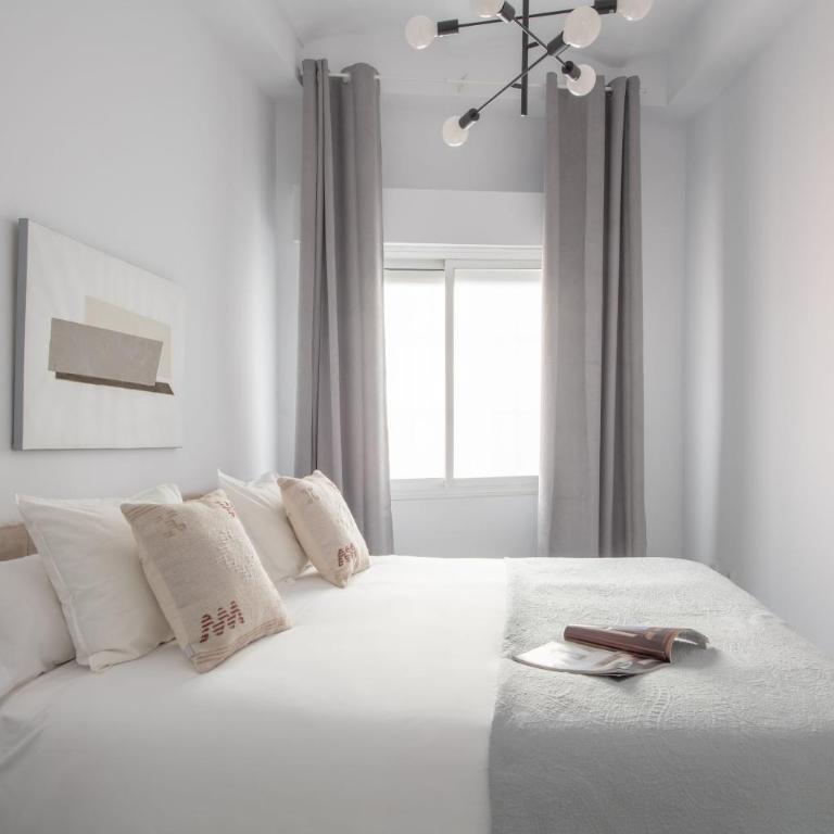 Suites Maestranza - Puerta del Arenal by Magno Apartments - Apartamento con bañera de hidromasaje y terraza - 3