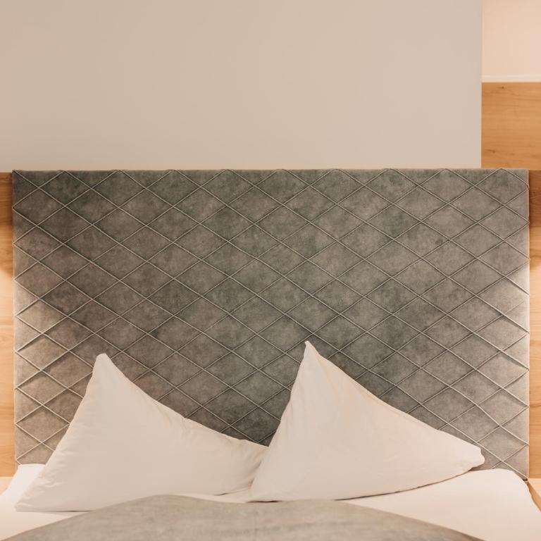 Alpina Wagrain - Doppelzimmer mit Zustellbett mit Balkon - 4