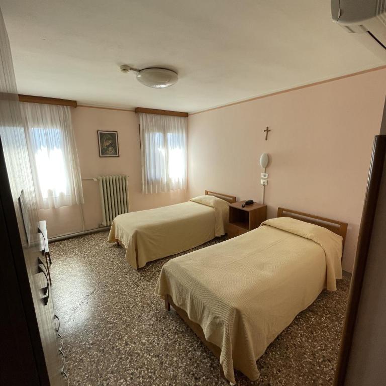 Casa Caburlotto - Camera Doppia con Letti Singoli Standard con Vista Canale - 4