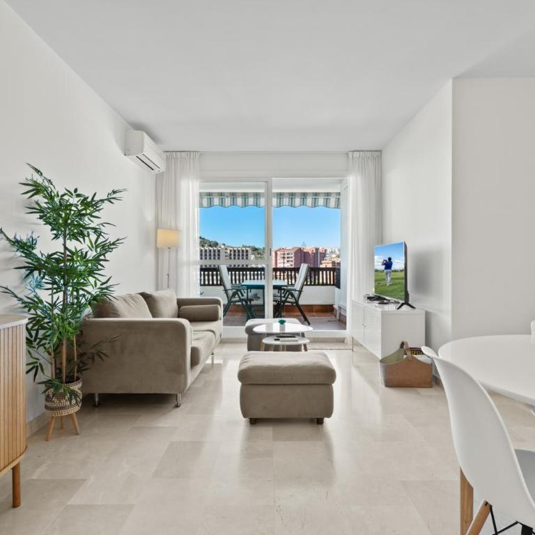 Paloma park apartment by Costarentals - Ref 165 - Three-Bedroom Apartment - 10