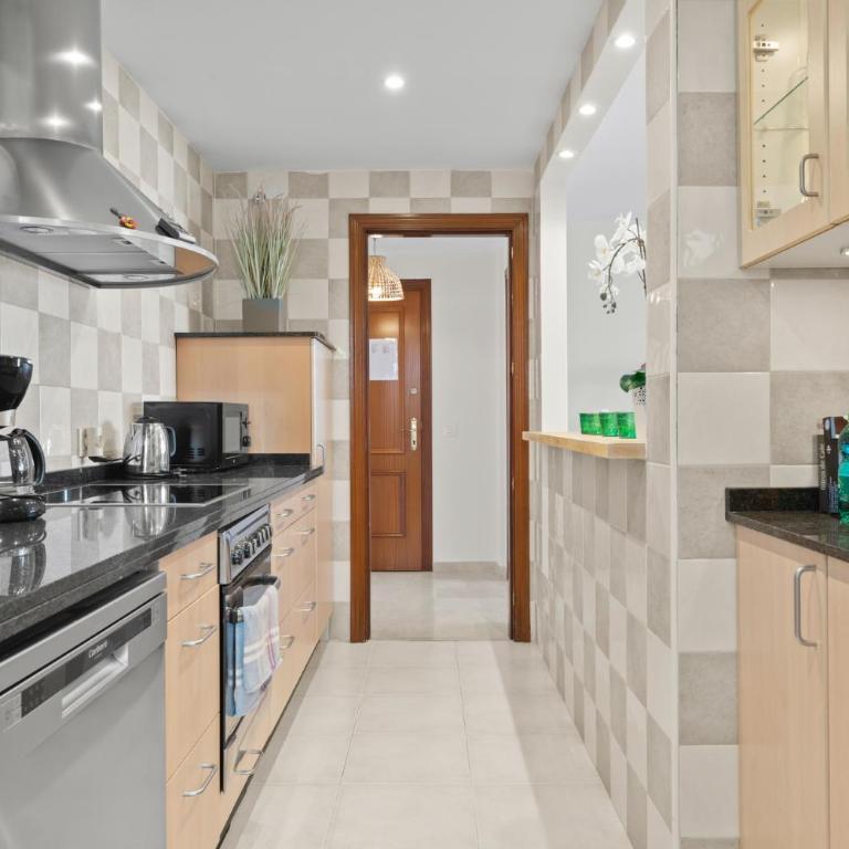 Paloma park apartment by Costarentals - Ref 165 - Three-Bedroom Apartment - 6