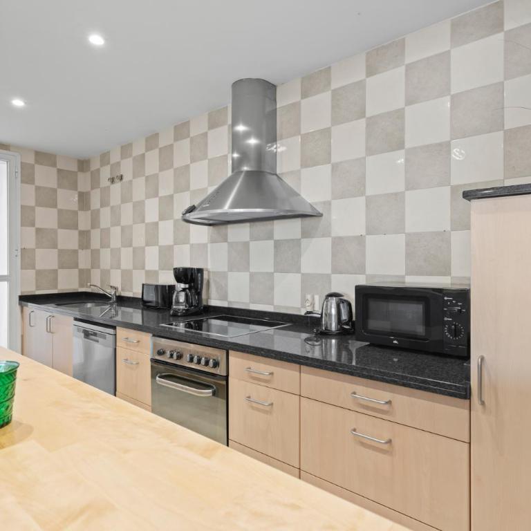 Paloma park apartment by Costarentals - Ref 165 - Three-Bedroom Apartment - 21