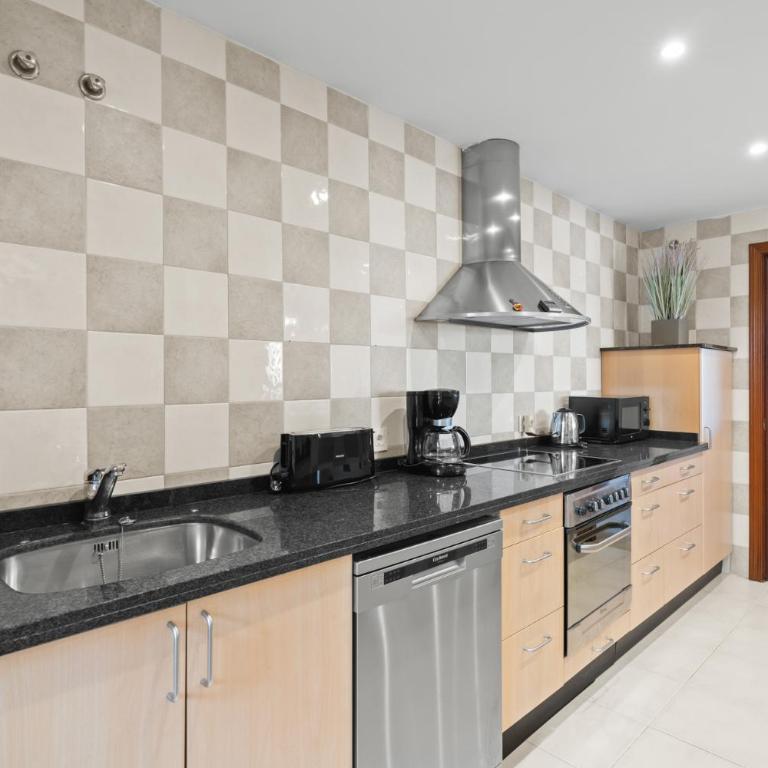 Paloma park apartment by Costarentals - Ref 165 - Three-Bedroom Apartment - 18