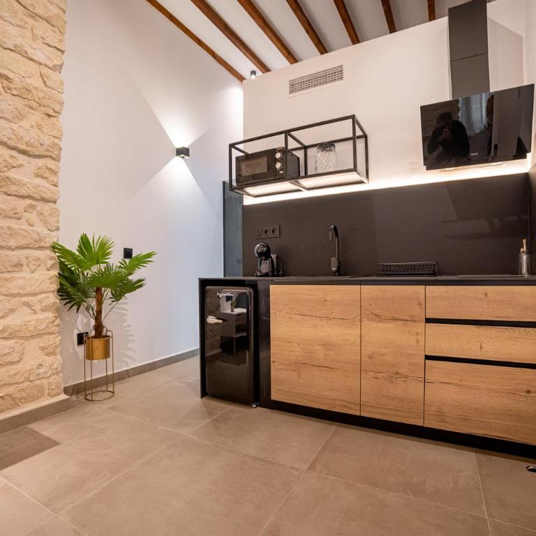 Apartamentos Loliqui centro Alicante - Studio with Balcony - 10