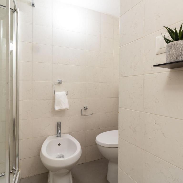 Elegant flat in the city centre with two suite - Appartamento con 2 Camere da Letto - 13