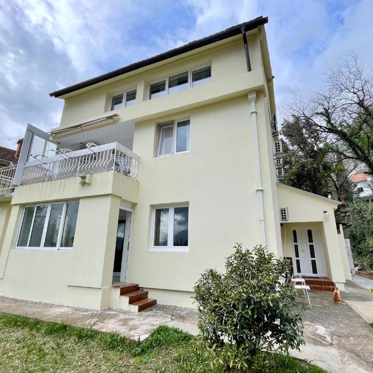 Orahovac Family Bay - Two-Bedroom Apartment - 8