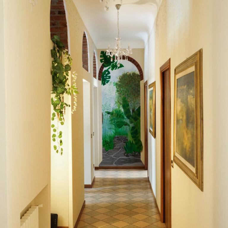 Wonderful downtown apartment-HD NETFLIX, KING-SIZE BED, two minutes' walk from metro - Appartamento Deluxe - 3