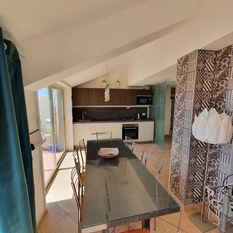 Taormina center 4 BR penthouse, terrace with views - Four-Bedroom Apartment - Attic - 9