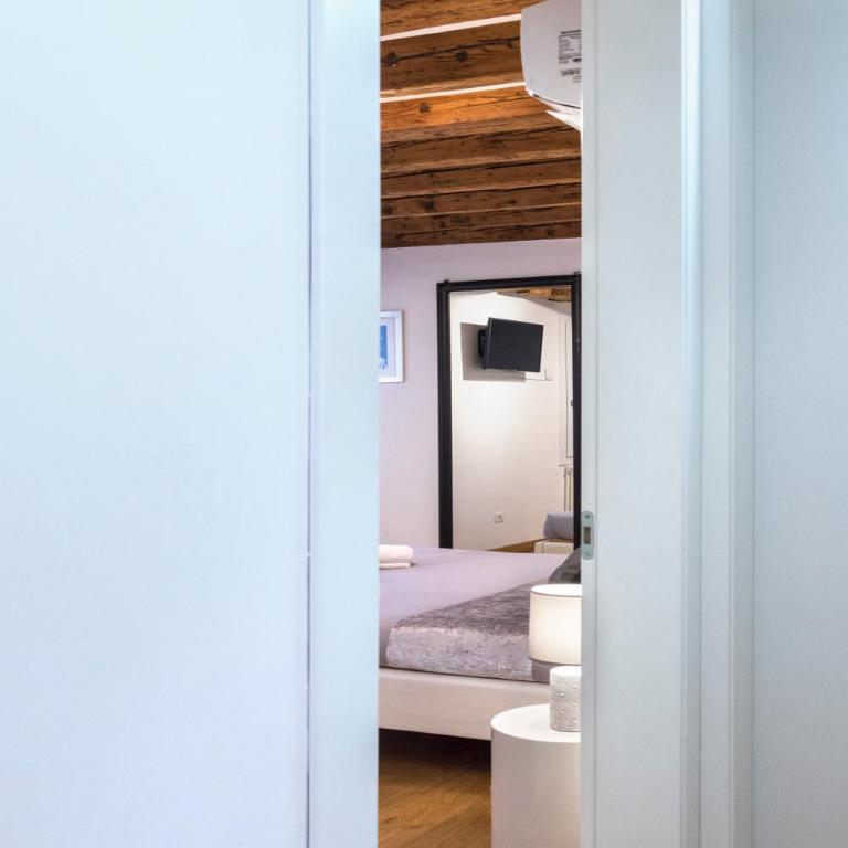 Ca Bibi, Guest House Close the Grand Canal - Camera Matrimoniale con Bagno in Comune - 7