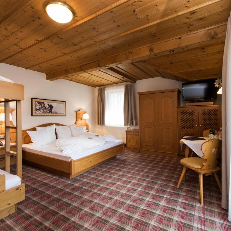 Hotel Brunnenhof - Classic Vierbettzimmer - 2