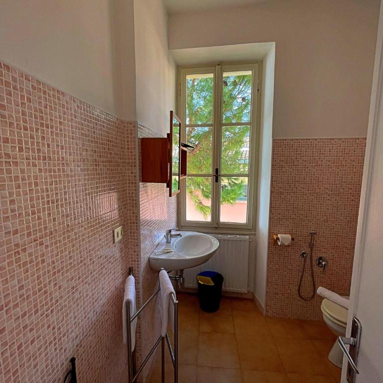 Albergo Gargnano - Camera Matrimoniale con Vista Lago - 6