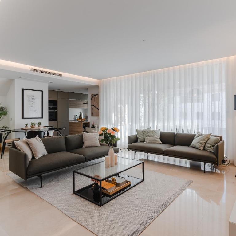 Penthouse - Royal Banus - Three-Bedroom Apartment - 13