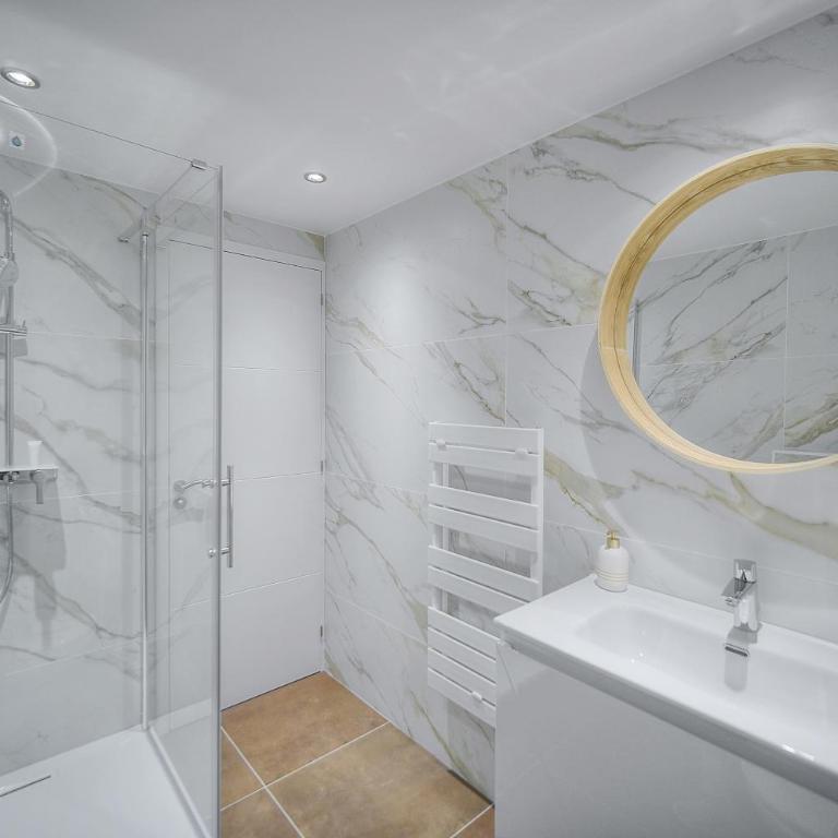 STANDING - NEUF - Croisette- Palais des festivals - 6 pers -3 chbres - Apartamento de 3 dormitorios - 15