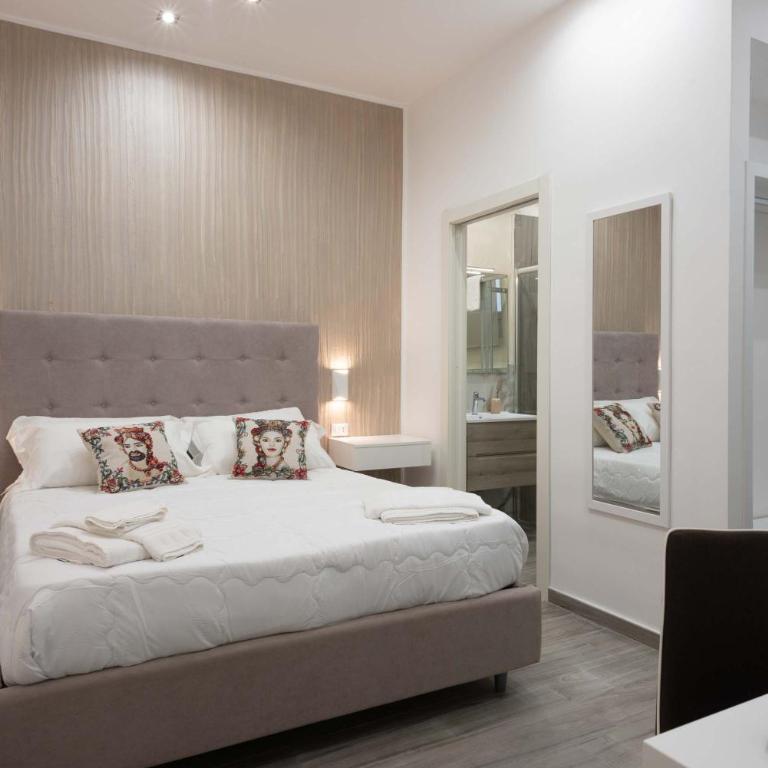 Blanc Rooms - Deluxe Double Room with Balcony - 3