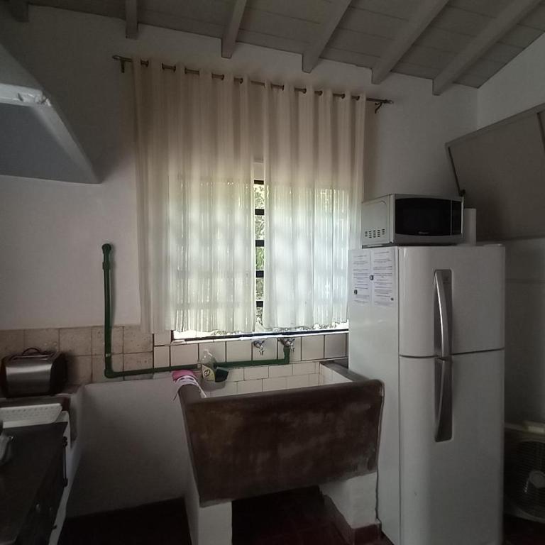 Casa de Huéspedes Muñiz sobre parque de 1000m2, 1 dormitorio, 20m2 cubiertos, baño con ducha, pileta cilíndrica de 3x076 - Casa con 1 dormitorio - 61