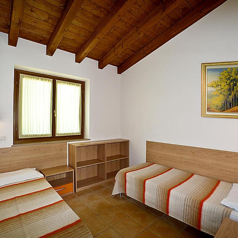 Campeggio del Garda - Bungalow con 2 Camere da Letto - 4