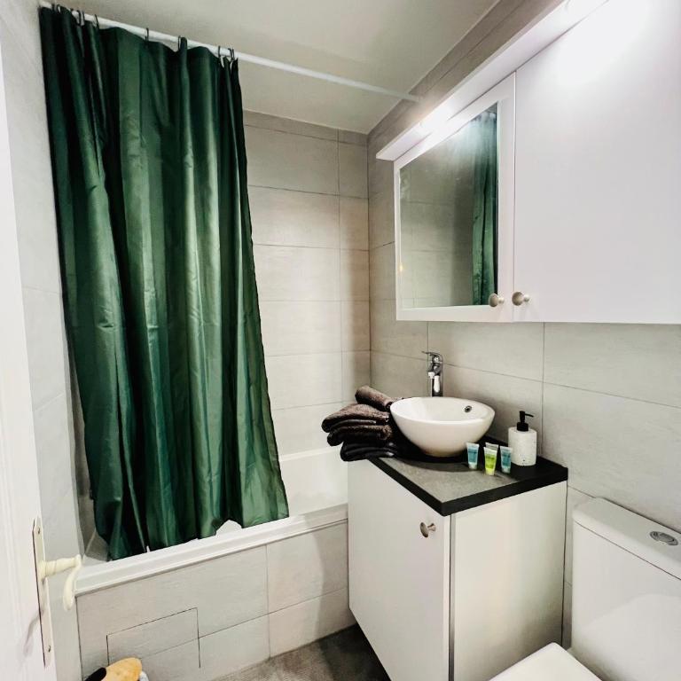 LE PRADO - Spacieux studio tout confort sur les hauteurs de Grasse - One-Bedroom Apartment - 2