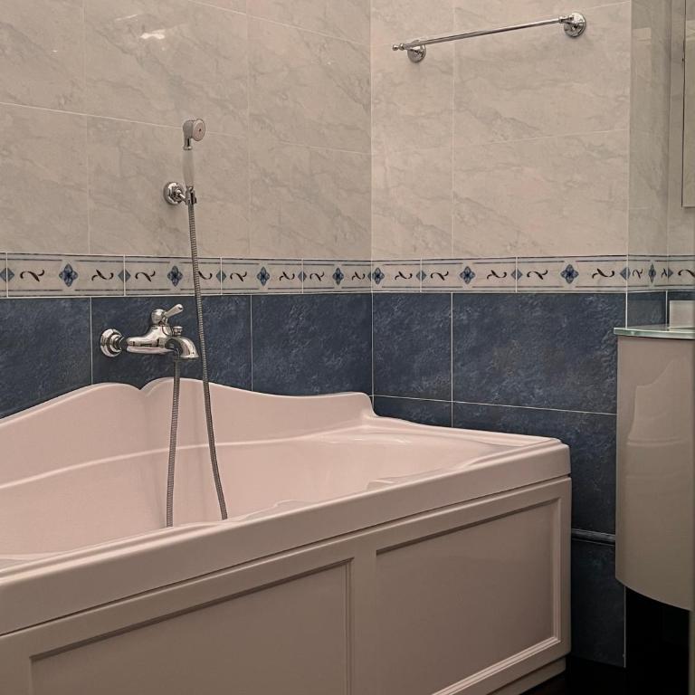 Piazza Maggiore Luxury Apartment - Two-Bedroom Apartment - 27