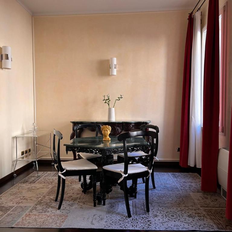Piazza Maggiore Luxury Apartment - Two-Bedroom Apartment - 7