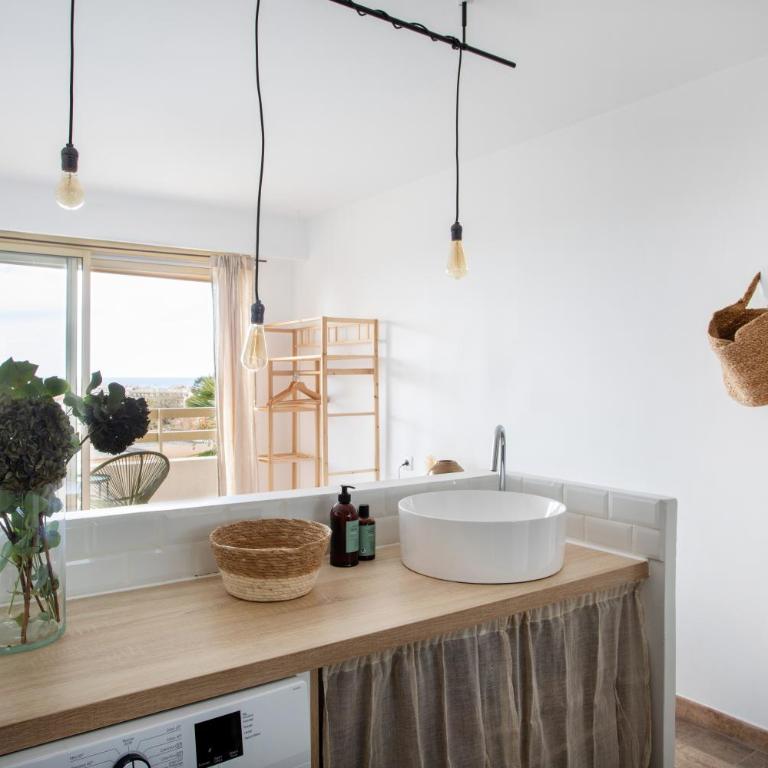 Vue mer, terrasse et parking privé - Appartement - Vue sur Mer - 12