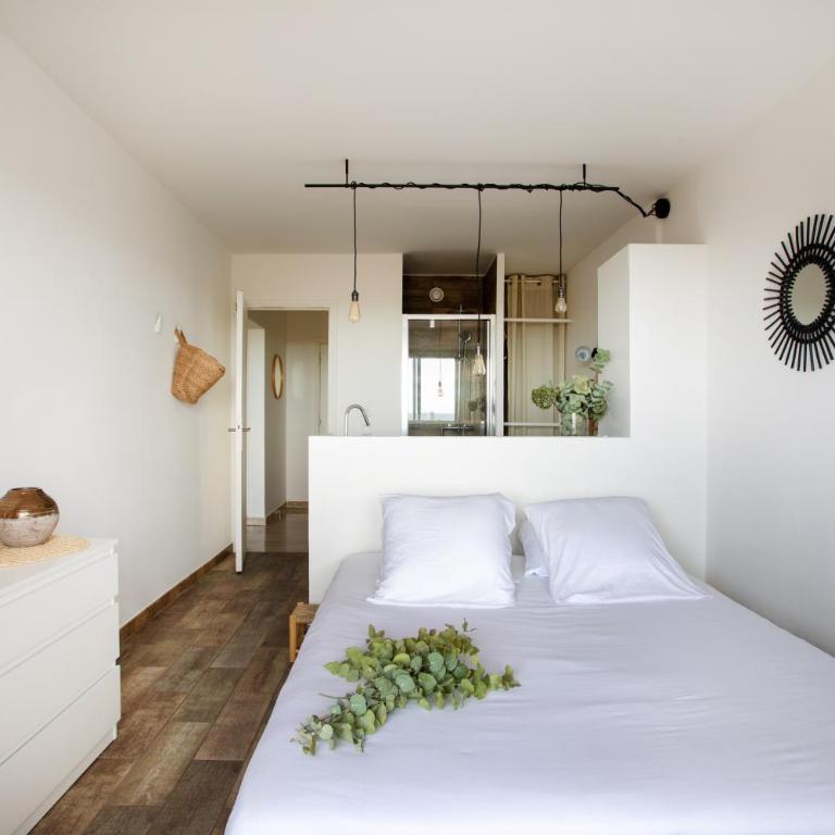 Vue mer, terrasse et parking privé - Appartement - Vue sur Mer - 13