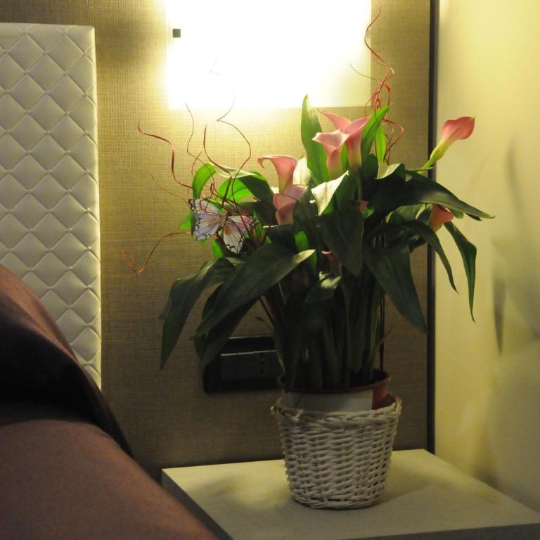 Hotel Villa Camilla - Doppelzimmer mit Balkon - 7